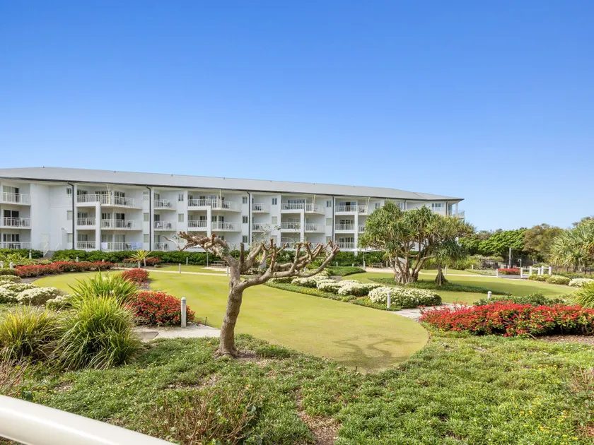 The Pool Resort Kingscliff - Private Apartments by Holiday Management Company - Image 1