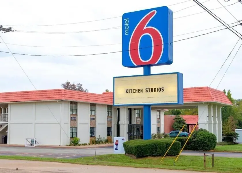 Motel 6-Palestine, TX - Image 1