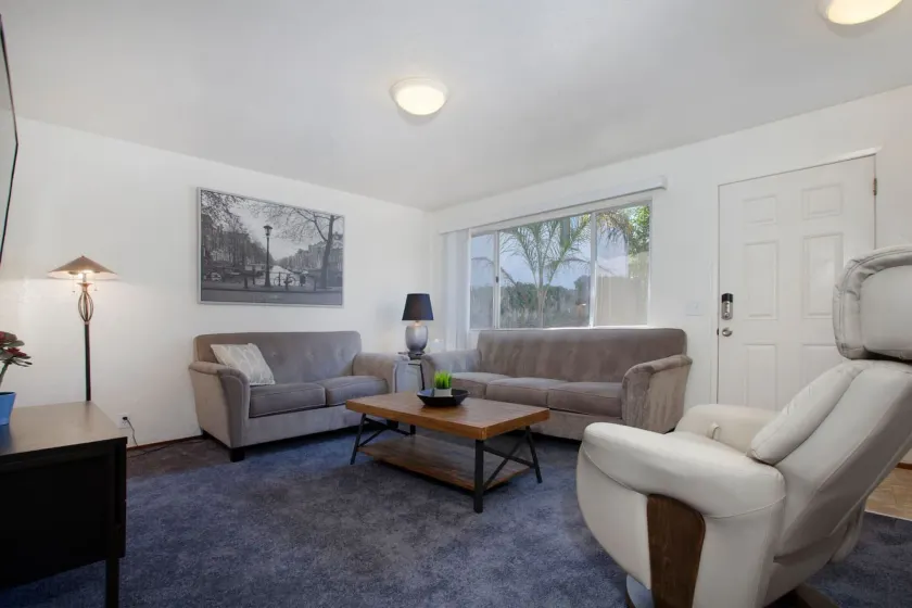 Convenient 2 bedroom, walk to Bart, 10 min to Berkeley - Image 1
