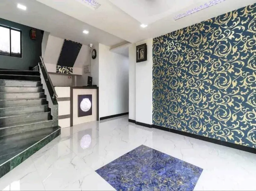 Hotel Sai Siddhi Inn - Navi Mumbai - Entrée intérieure