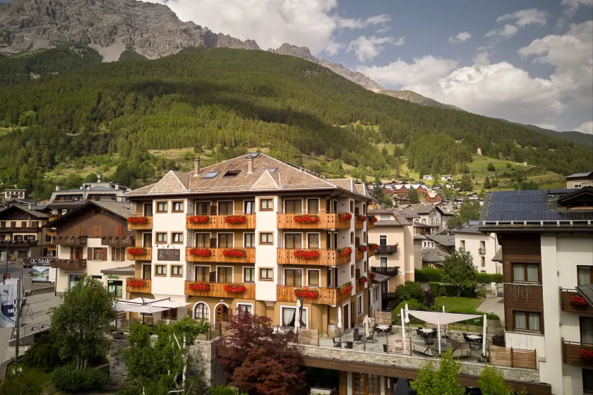 Hotel Rezia - Image 1
