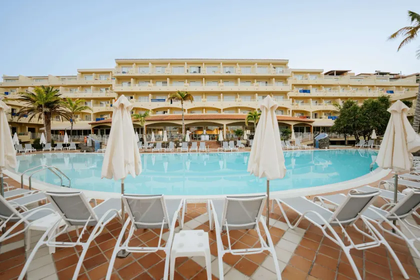 R2 Buganvilla Hotel & Spa - Image 1