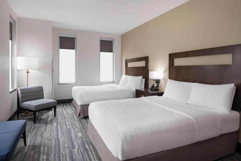 Hampton Inn & Suites Denver Downtown-Convention Center - Room