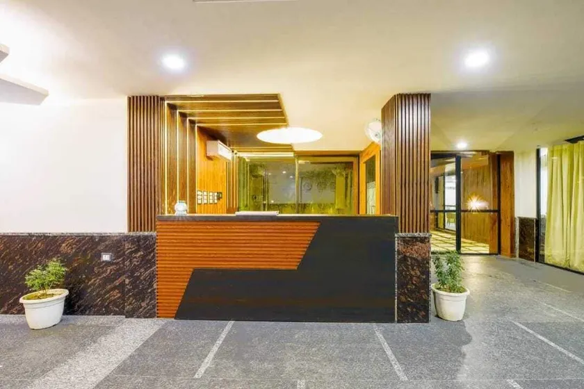 Aroma Hotel Sultanpur - Image 1