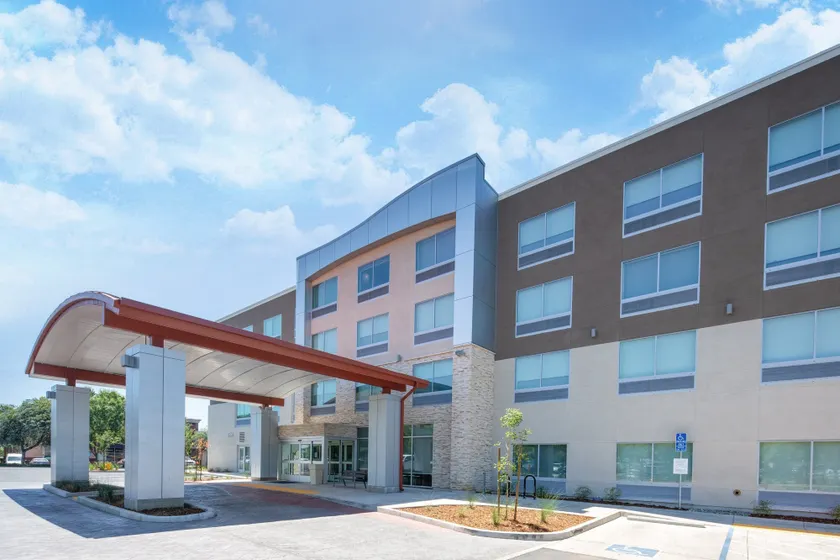 Holiday Inn Express & Suites Chico by IHG - Image 1
