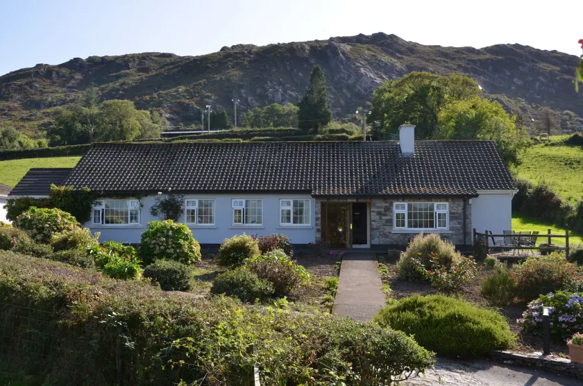 White Heather Farmhouse - Image 1