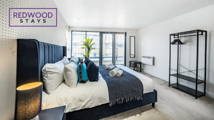 Quality Serviced Apartments in Camberley Town Centre, Free WiFi By Redwood Stays - Image 1