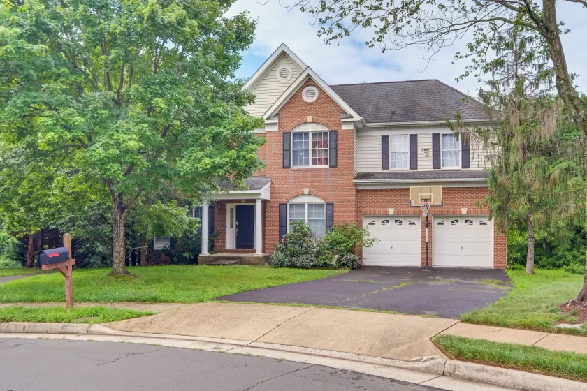4 Mi to Dulles Airport: Spacious D.c. Area Home - Image 1