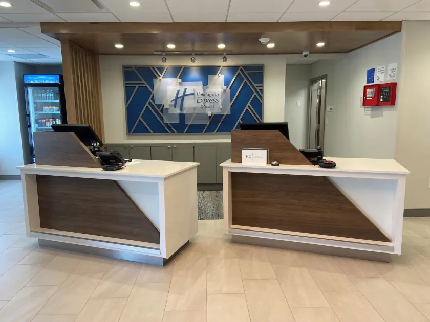 Holiday Inn Express & Suites Elyria by IHG - Recepción