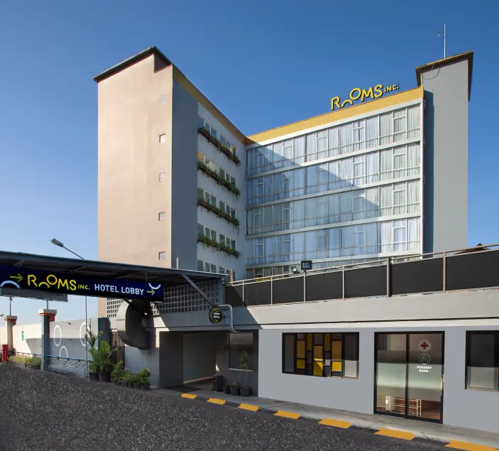 ROOMS INC d'botanica Bandung - Image 1