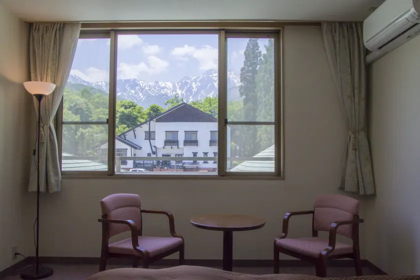 Hotel Oak Forest - Image 1