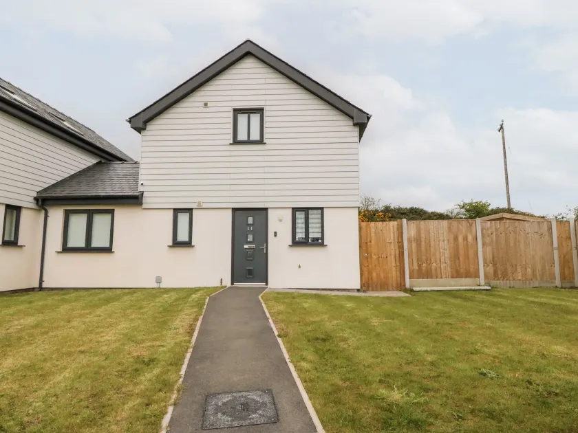 11 Parc Delfryn - Image 1