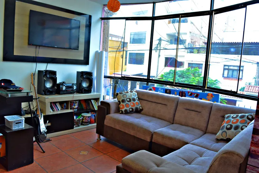 Blondys House - Image 1