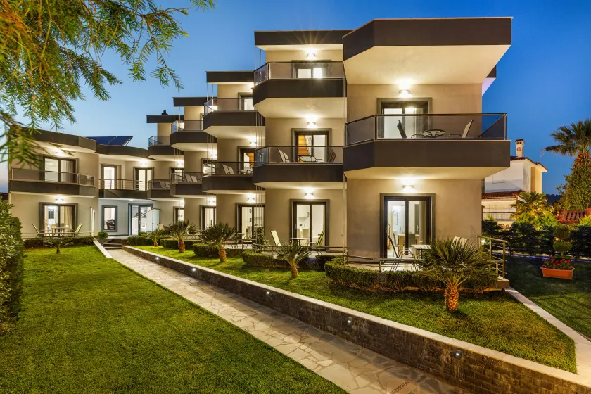 Ilis Villas - Image 1