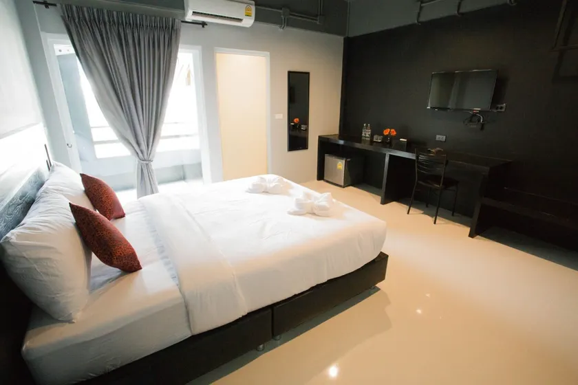 B-Black Hotel Chonburi - Image 1
