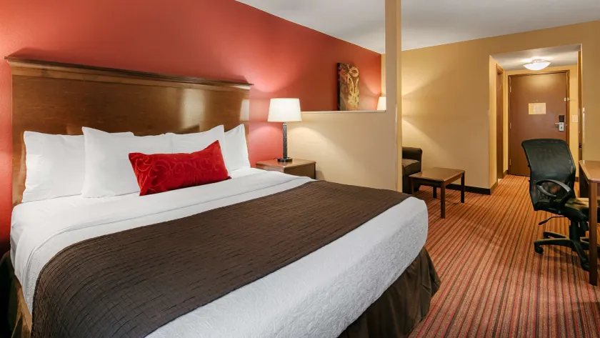 Best Western Woodland Inn - Image 1