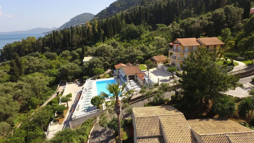 Brentanos Apartments - A - View of Paradise - Image 1