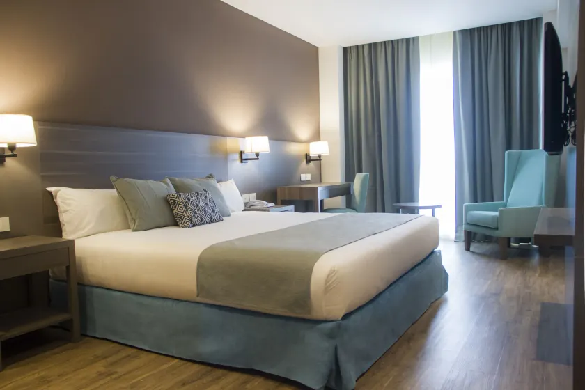 Hotel Land Plaza La Plata - Image 1