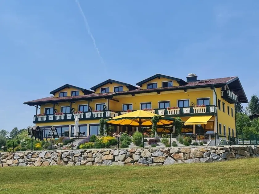 Landgasthof Entenwirt Tarsdorf - Image 1