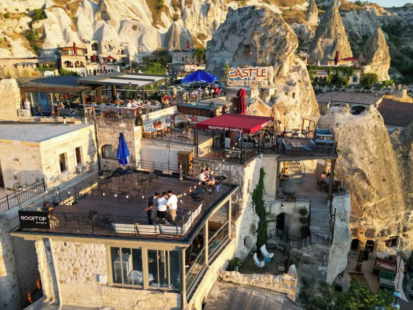 Castle Cave Hotel - Image 1
