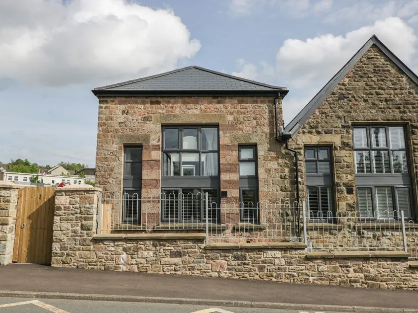 The Old School - Image 1