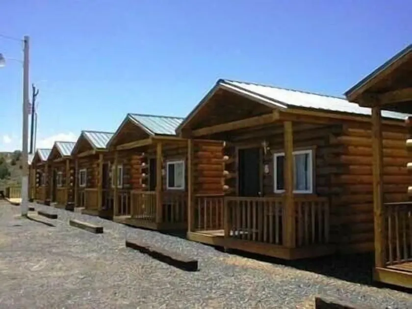 Bryce Gateway inn Cabins - Image 1