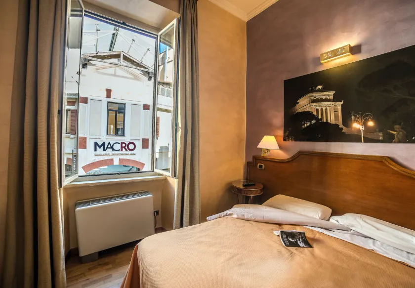 Hotel Kent - Image 1