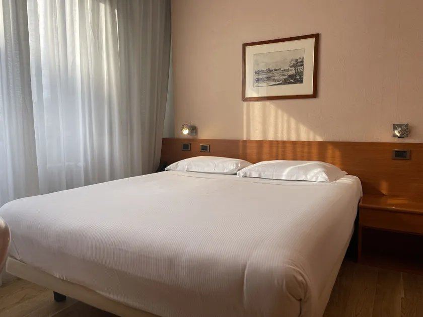 Crystal Hotel Varese - Image 1