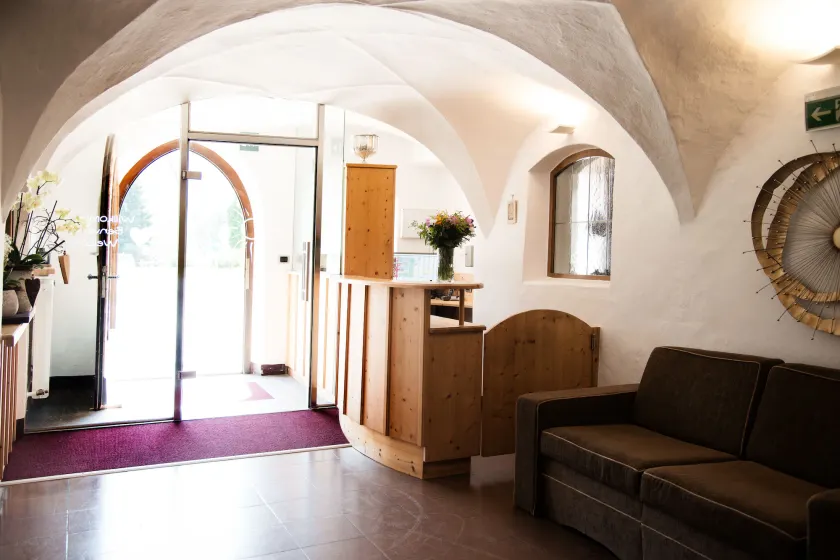 Wonga Apartments - Salottino della hall