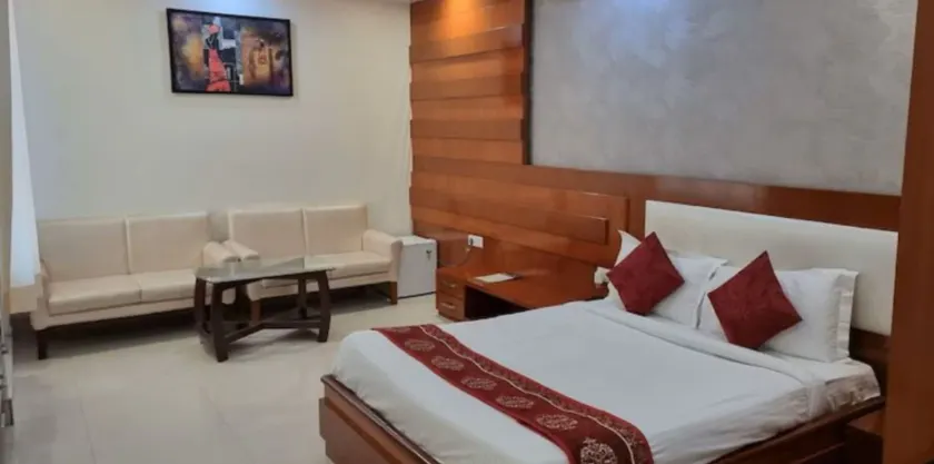 Hotel Vitthal Prayagraj - Image 1