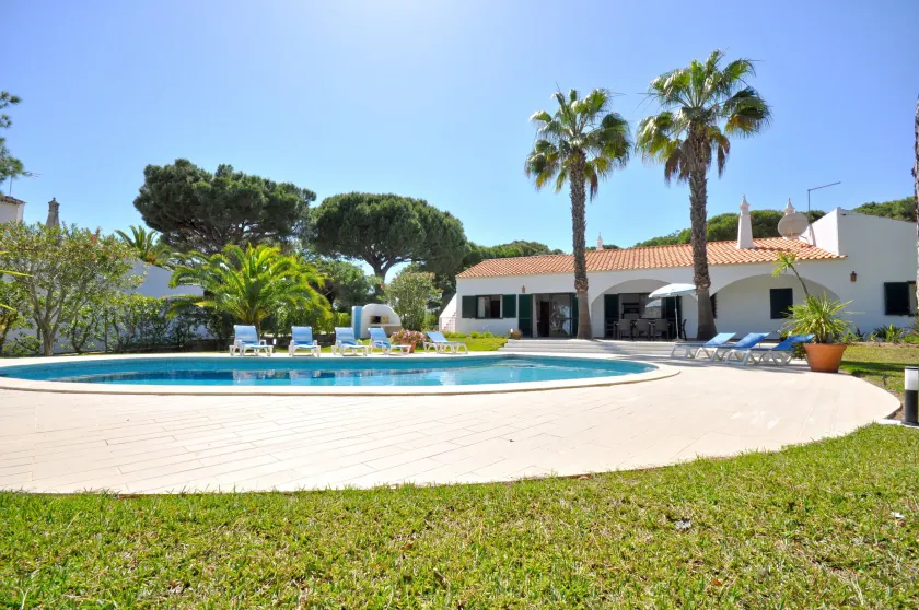 Close to Beaches and All Amenities, Private Pool, Free AC and Wifi - Image 1