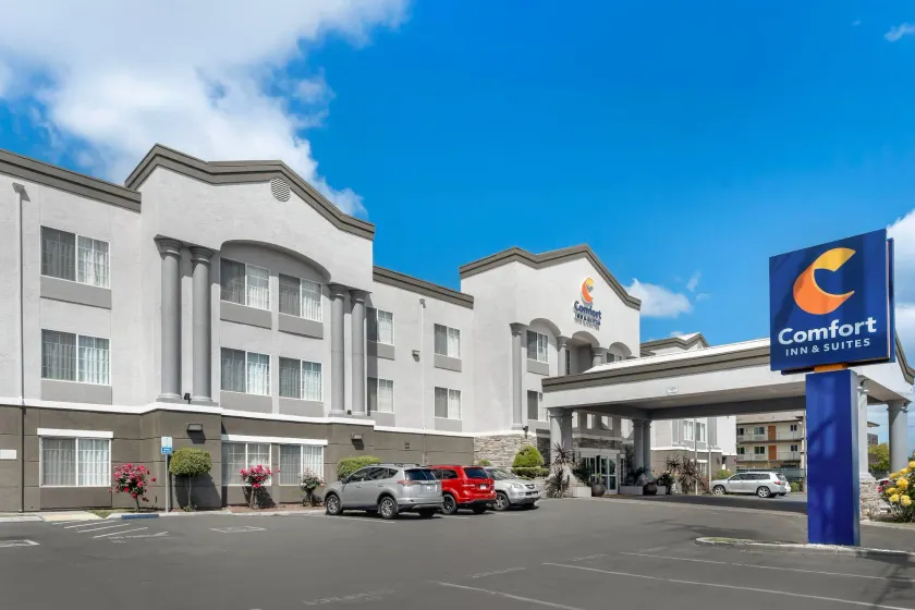 Comfort Inn & Suites Sacramento - University Area - Image 1
