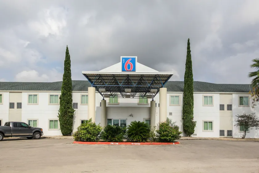 Motel 6 New Braunfels - Image 1