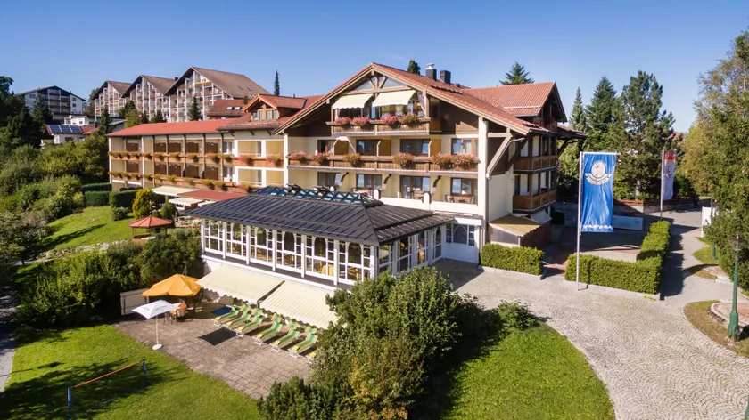 Parkhotel Tannenhof - Image 1