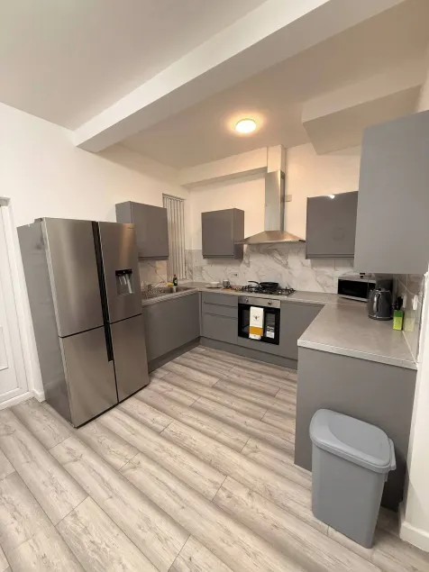 Stylish Dream Home with 4 En-Suite Bedrooms - Image 1
