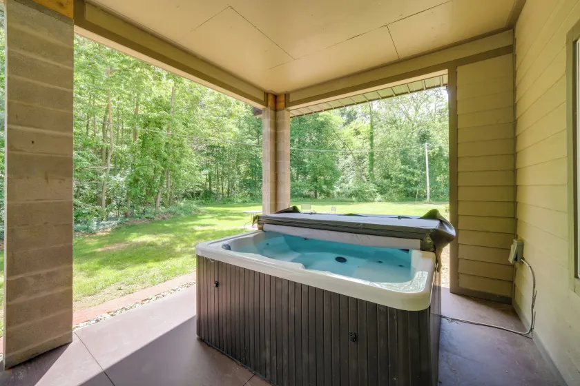 Spacious House on Half Acre < 3 Mi to Beach! - Image 1