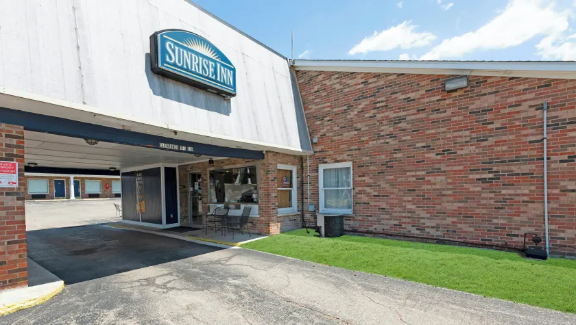 Sunrise Inn Williamstown - Image 1