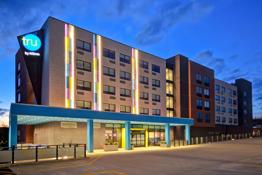 Tru by Hilton Manchester Downtown - Image 1