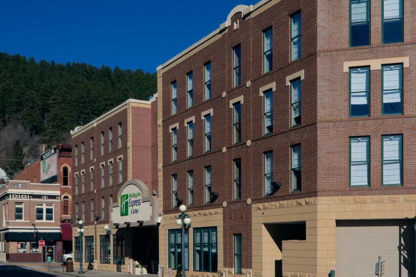 Holiday Inn Express Hotel & Suites Deadwood-Gold Dust Casino by IHG - Image 1