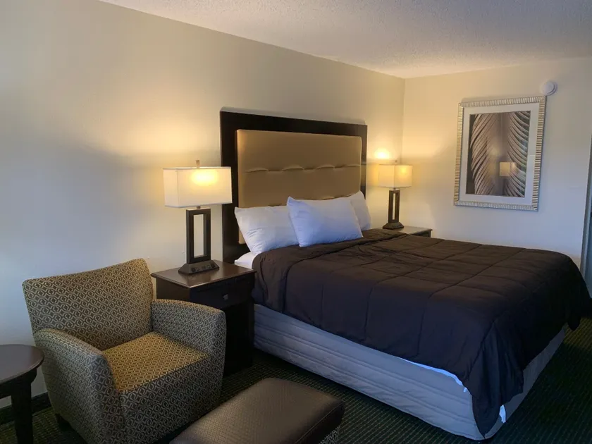 Blackwater Inn Milton - Image 1