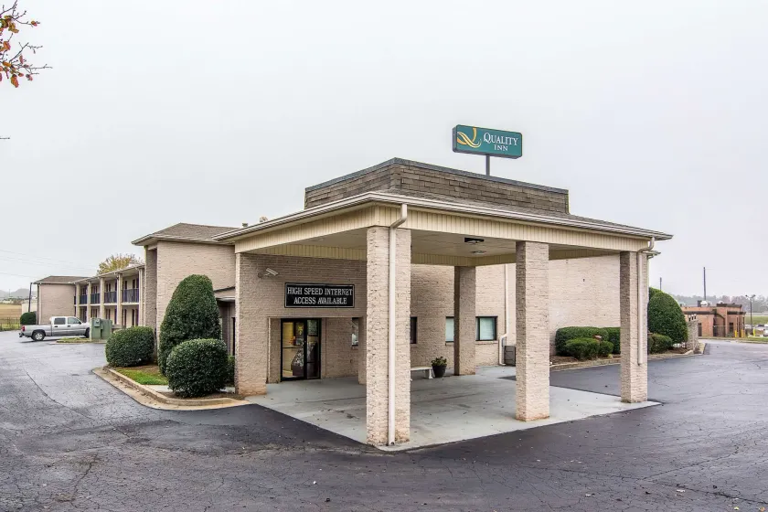 Quality Inn Oakwood - Gainesville - Image 1