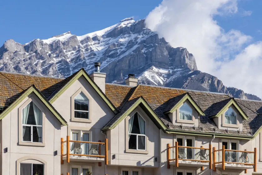 The Rundlestone Lodge - Image 1