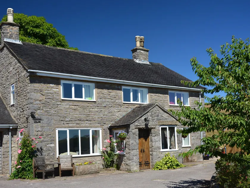 Paddock House - Image 1