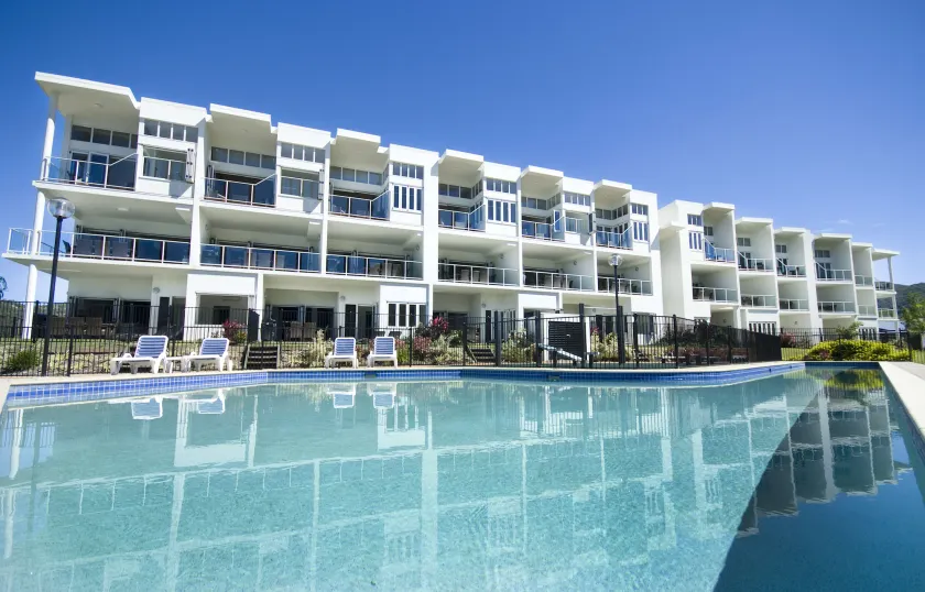 Beachside Magnetic Harbour Apartments - Image 1