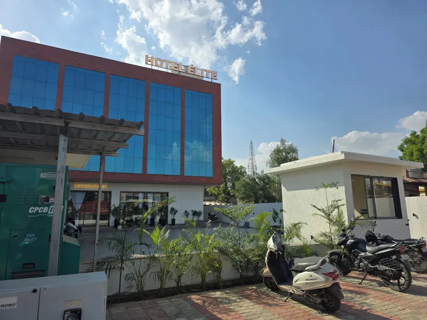 Hotel Elite - Image 1