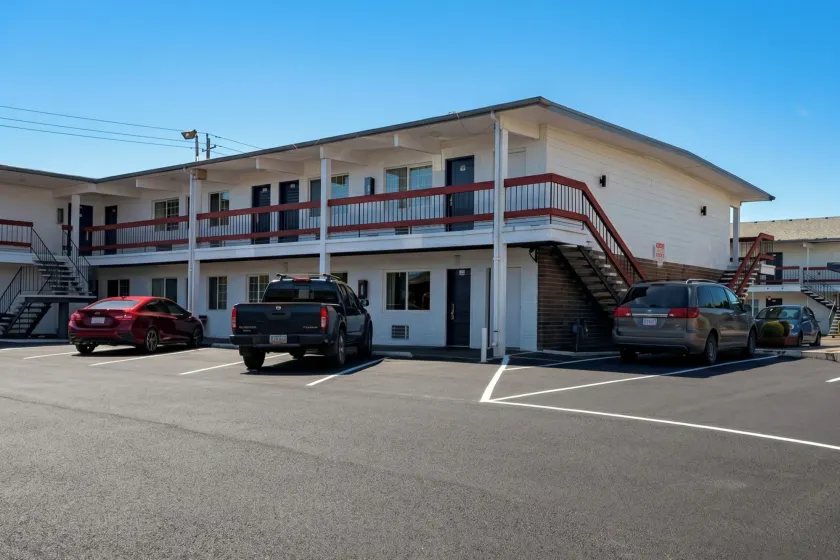 Travelers Inn by OYO Longview Kelso - Image 1