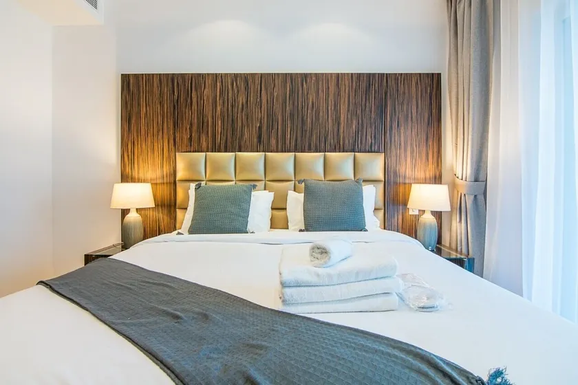 Lagom Vacation Homes 1 & 2 bedroom Apartment in Bonnington Tower, cluster J - Chambre