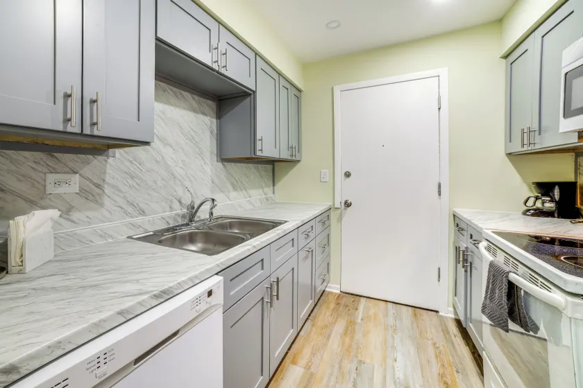 2 Mi to Wind Creek Casino: Quaint Homewood Haven - Interior