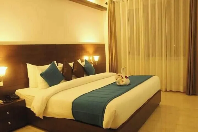 Hotel Holiday Hill - Image 1