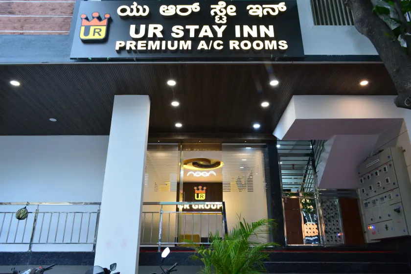 Hotel Ur Stay Inn - Image 1